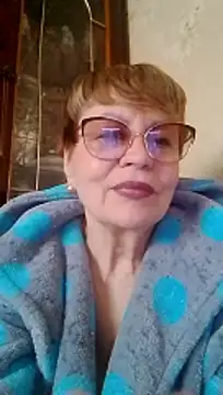 Snapshot of SophieBurns chatting on April 20, 10:29 am SophieBurns online show from April 20, 10:29 am