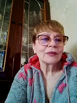 Snapshot of SophieBurns chatting on April 24, 10:39 am SophieBurns online show from April 24, 10:39 am