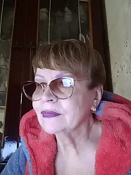 Snapshot of SophieBurns chatting on April 25, 12:19 pm SophieBurns online show from April 25, 12:19 pm