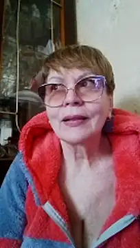 Snapshot of SophieBurns chatting on April 27, 9:29 am SophieBurns online show from April 27, 9:29 am