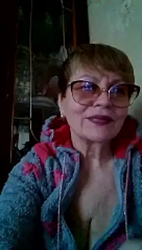 Snapshot of SophieBurns chatting on May 2, 1:49 pm SophieBurns online show from May 2, 1:49 pm