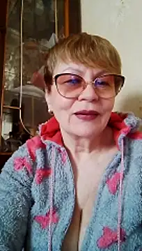 Snapshot of SophieBurns chatting on May 3, 8:20 am SophieBurns online show from May 3, 8:20 am