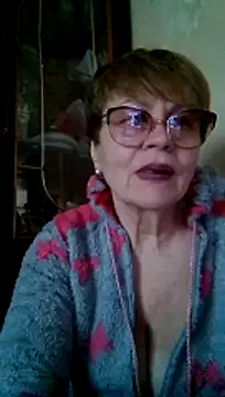 Snapshot of SophieBurns chatting on May 6, 12:43 pm SophieBurns online show from May 6, 12:43 pm