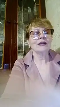 Snapshot of SophieBurns chatting on May 12, 10:34 am SophieBurns online show from May 12, 10:34 am