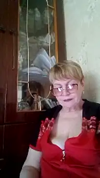 Snapshot of SophieBurns chatting on June 18, 9:47 am SophieBurns online show from June 18, 9:47 am