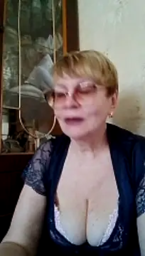 Snapshot of SophieBurns chatting on June 29, 10:15 am SophieBurns online show from June 29, 10:15 am