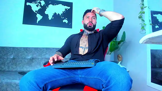 Alessrose online show from February 17, 7:42 pm