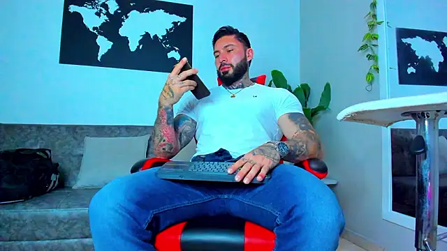 Alessrose online show from March 18, 8:01 pm