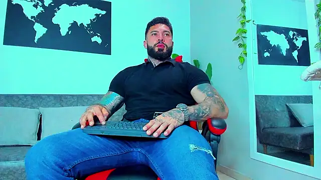 Alessrose online show from March 28, 3:33 pm