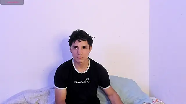 Snapshot of hans_andres17 chatting on February 10, 12:15 am hans andres17 online show from February 10, 12:15 am