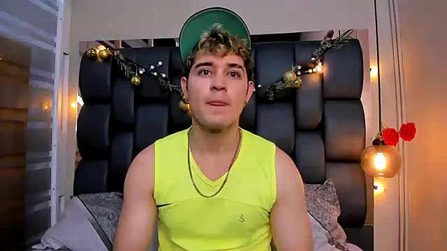 Snapshot of rayan_linxx chatting on April 10, 8:13 pm rayan linxx online show from April 10, 8:13 pm