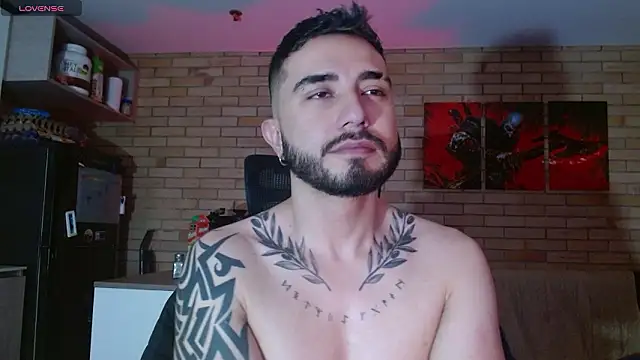 Snapshot of dave_wolf7 chatting on March 19, 6:17 am dave wolf7 online show from March 19, 6:17 am