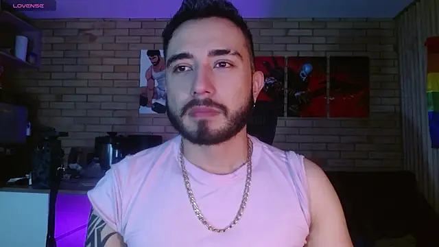 Snapshot of dave_wolf7 chatting on March 27, 1:11 pm dave wolf7 online show from March 27, 1:11 pm