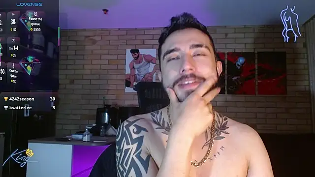 Snapshot of dave_wolf7 chatting on April 1, 8:04 am dave wolf7 online show from April 1, 8:04 am