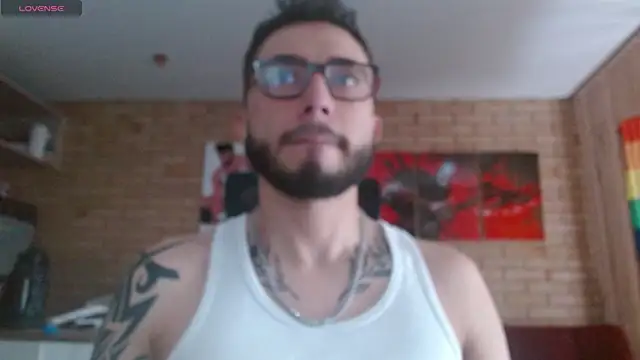Snapshot of dave_wolf7 chatting on April 7, 6:52 pm dave wolf7 online show from April 7, 6:52 pm