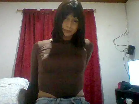 lucyscay  online show from April 11, 2:38 am