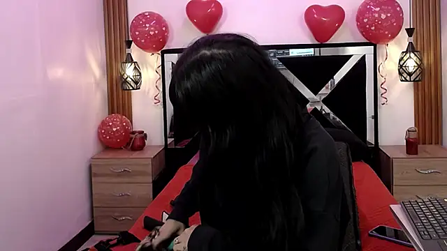 FRANCESCA LOVE  online show from February 18, 12:01 pm