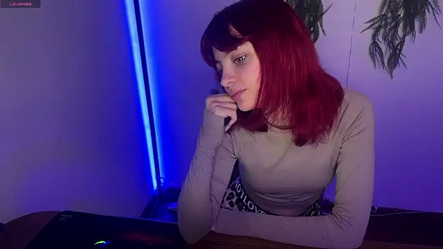 CassyVixen online show from March 5, 4:25 pm