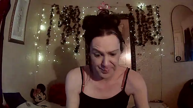 sillymillie4 online show from February 6, 8:45 pm