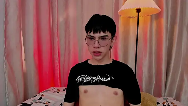 Demian Hush online show from February 21, 7:26 pm