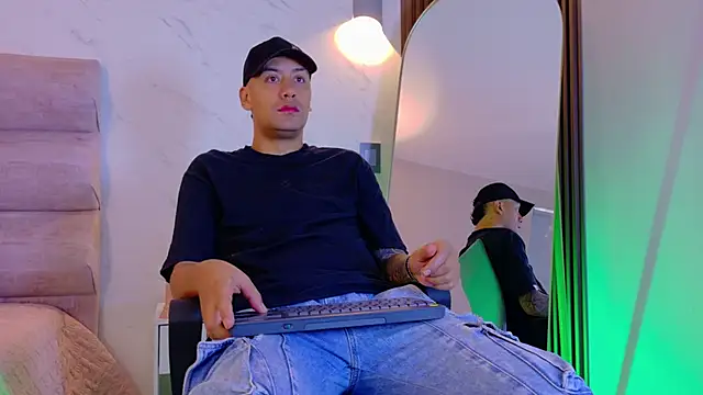 TommyBlue  online show from February 9, 3:16 pm