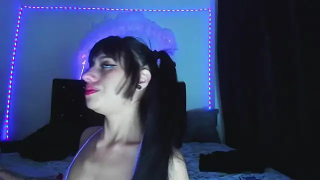 Snapshot of _darkcandy chatting on April 10, 5:23 am darkcandy online show from April 10, 5:23 am