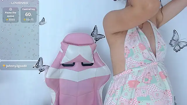 Snapshot of helen_kineett chatting on April 1, 12:44 am helen kineett online show from April 1, 12:44 am