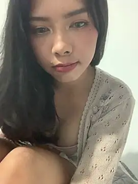 lonely lunae online show from May 13, 6:27 pm