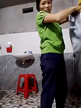 nhynhy11 online show from March 28, 1:22 pm