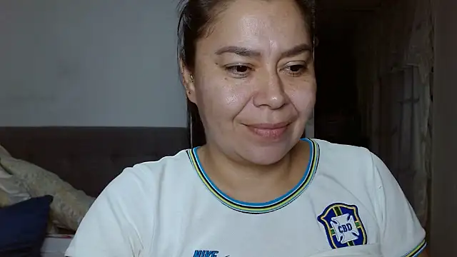Snapshot of Karo_sexy chatting on December 14, 8:13 am Karo sexy online show from December 14, 8:13 am