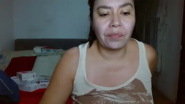 Snapshot of Karo_sexy chatting on December 19, 6:23 am Karo sexy online show from December 19, 6:23 am