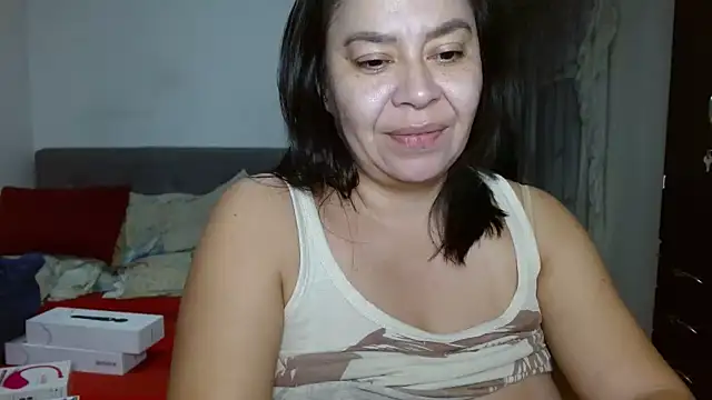 Snapshot of Karo_sexy chatting on December 20, 6:29 am Karo sexy online show from December 20, 6:29 am