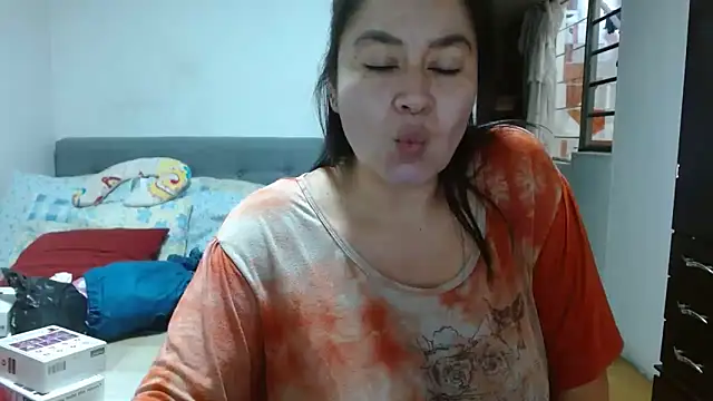 Snapshot of Karo_sexy chatting on January 18, 7:37 pm Karo sexy online show from January 18, 7:37 pm