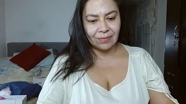 Snapshot of Karo_sexy chatting on March 14, 6:10 am Karo sexy online show from March 14, 6:10 am