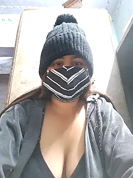 punjabn kudi003 online show from February 6, 4:43 pm