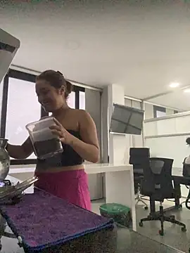 Emily Harpeer online show from February 22, 11:31 am