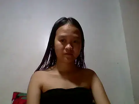 Yourlilpinayy online show from May 12, 9:17 am