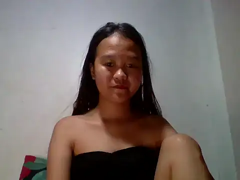 Yourlilpinayy online show from May 13, 8:27 pm