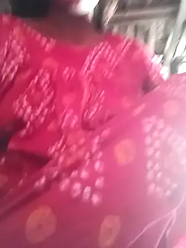 Snapshot of Queen_brishty05 chatting on February 14, 9:06 am Queen brishty05 online show from February 14, 9:06 am