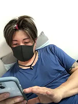 Snapshot of yu-maru chatting on April 6, 12:39 pm yu-maru online show from April 6, 12:39 pm