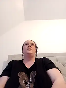 louisa36 online show from April 2, 6:38 pm