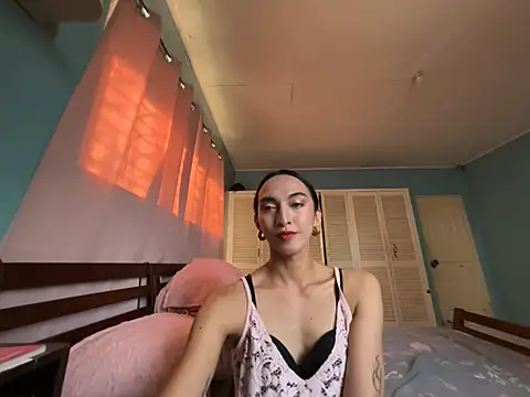 ByutiiKwiin online show from April 1, 7:53 am