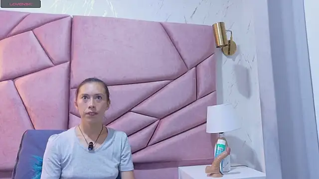 kimberlypink  online show from March 3, 11:27 am