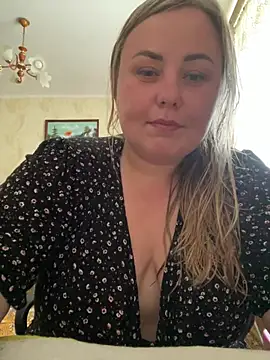 Mommy-girl-Lola online show from May 16, 10:36 am