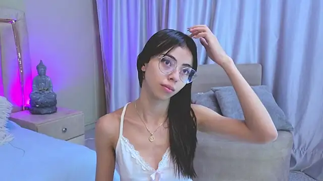 Snapshot of Mia_Naive chatting on May 18, 12:22 pm Mia Naive online show from May 18, 12:22 pm