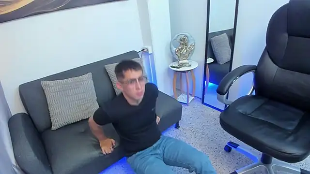 Tommas Jhonson online show from February 21, 3:51 am