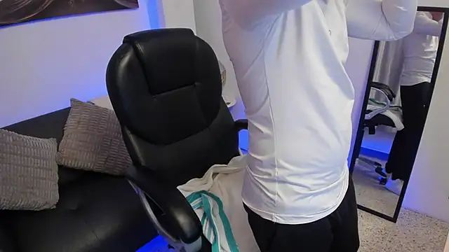 Tommas Jhonson online show from February 27, 3:50 am