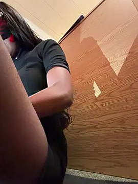 LadyKitsune online show from February 13, 7:59 am