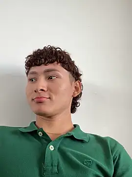 Snapshot of Andy_sunn chatting on February 9, 8:35 pm Andy sunn online show from February 9, 8:35 pm