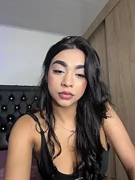 Snapshot of Katie_boss2 chatting on February 13, 12:39 am Katie boss2 online show from February 13, 12:39 am